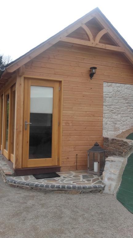 Les Hotes Du Lac, Chambres Et Tables D'Hotes Mandailles  Eksteriør bilde