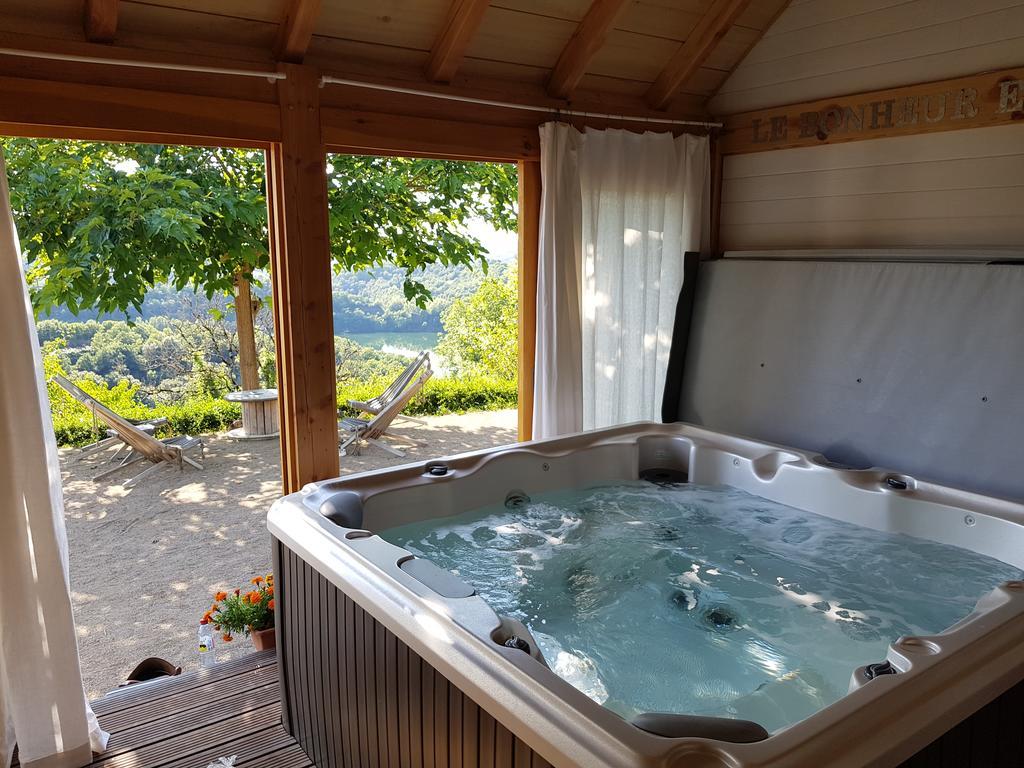 Les Hotes Du Lac, Chambres Et Tables D'Hotes Mandailles  Eksteriør bilde